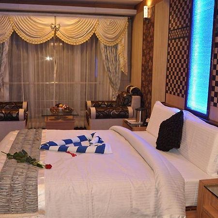 Astoria Residency Hotell Ooty Exteriör bild