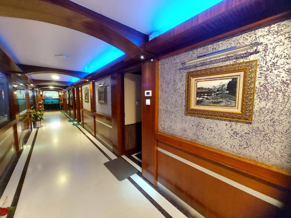 Astoria Residency Hotell Ooty Exteriör bild