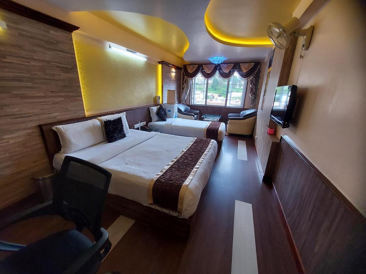Astoria Residency Hotell Ooty Exteriör bild