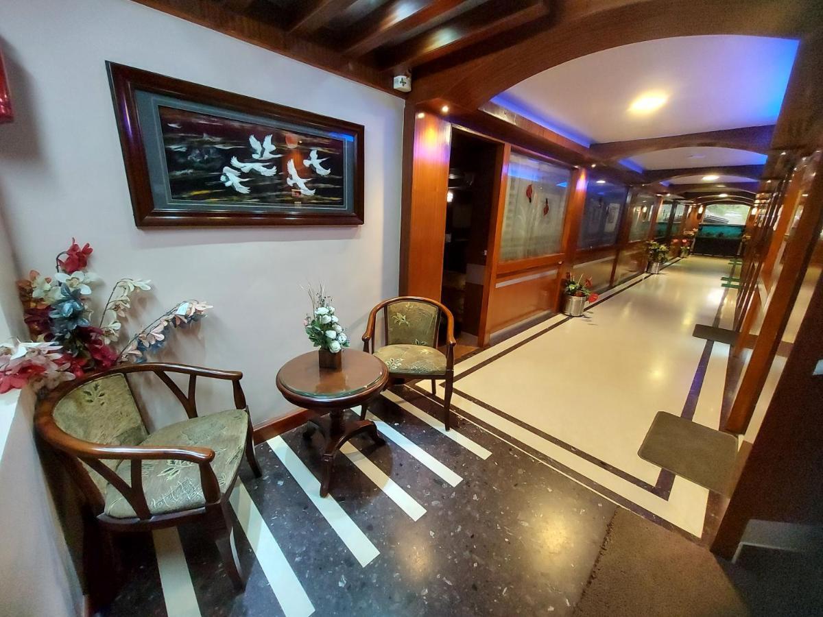 Astoria Residency Hotell Ooty Exteriör bild