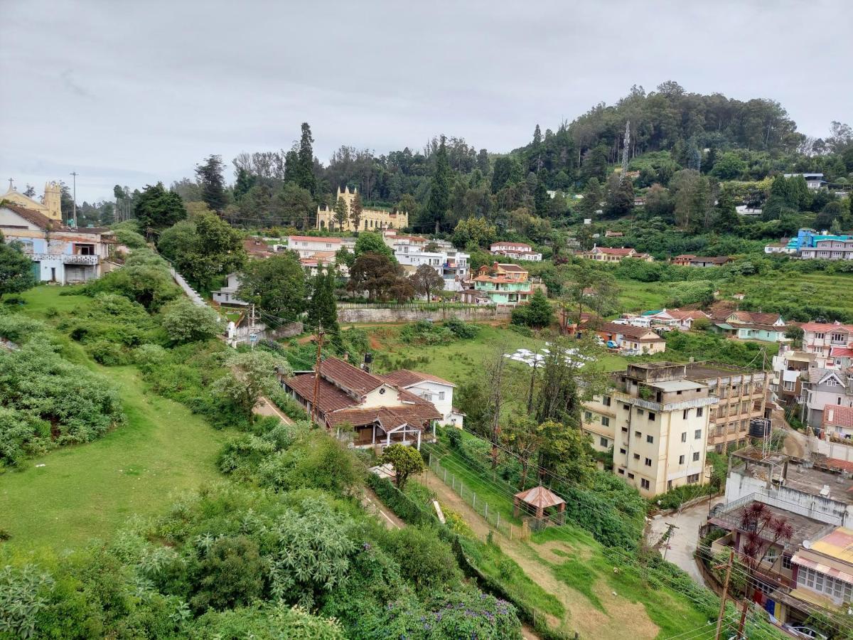 Astoria Residency Hotell Ooty Exteriör bild