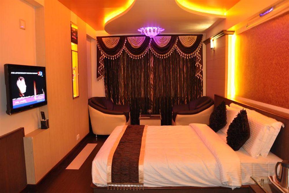 Astoria Residency Hotell Ooty Exteriör bild