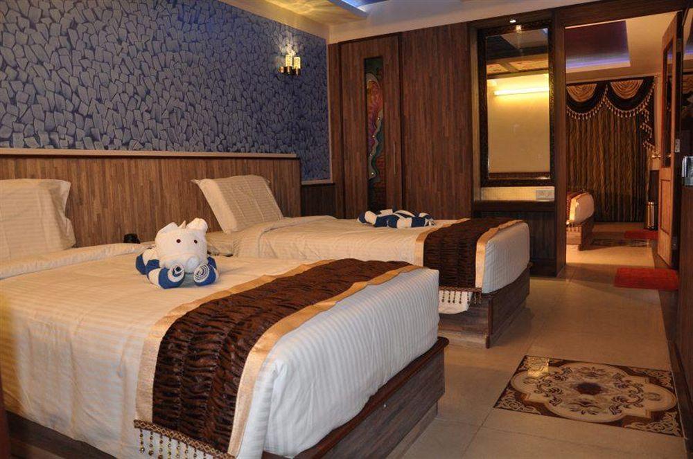 Astoria Residency Hotell Ooty Exteriör bild