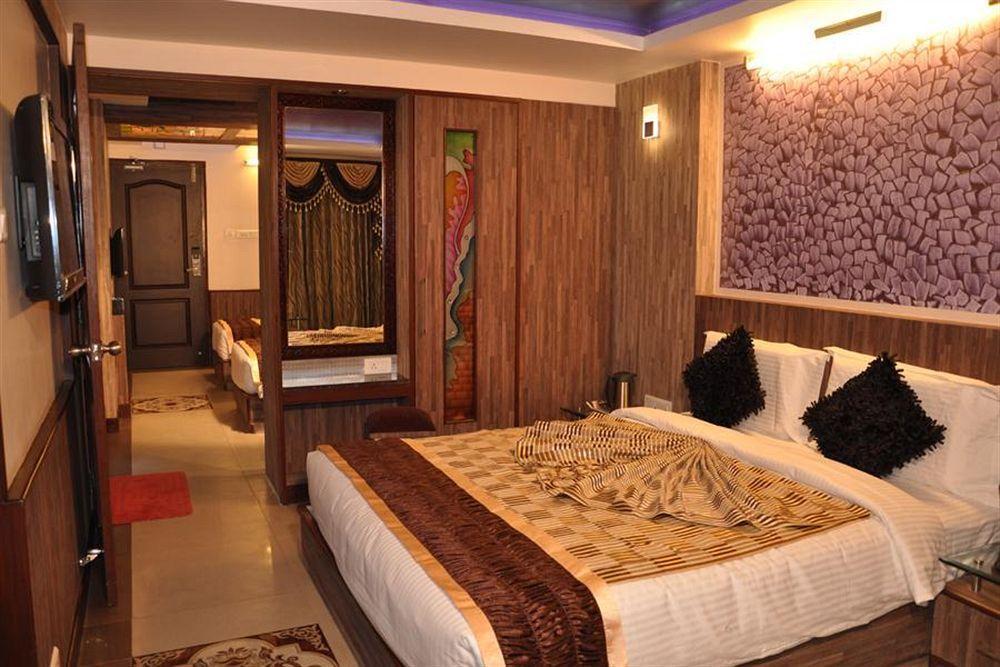 Astoria Residency Hotell Ooty Exteriör bild